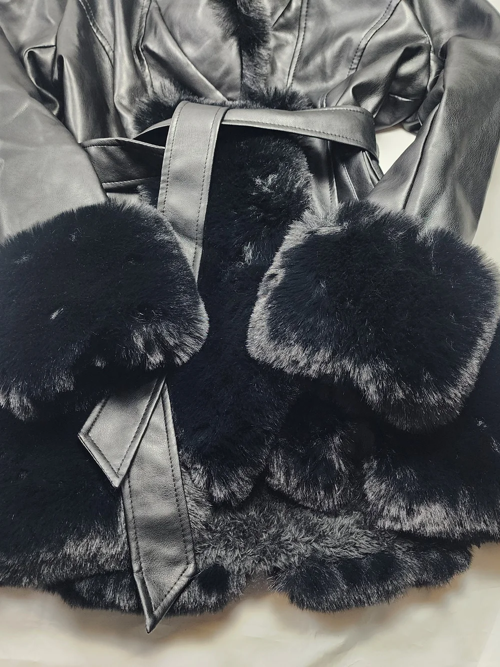 Gran Oriente Black Faux Leather And Faux Fur Hooded Winter Jacket Size Small